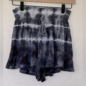 American Eagle Women's Blue & White Tie Dye Shorts